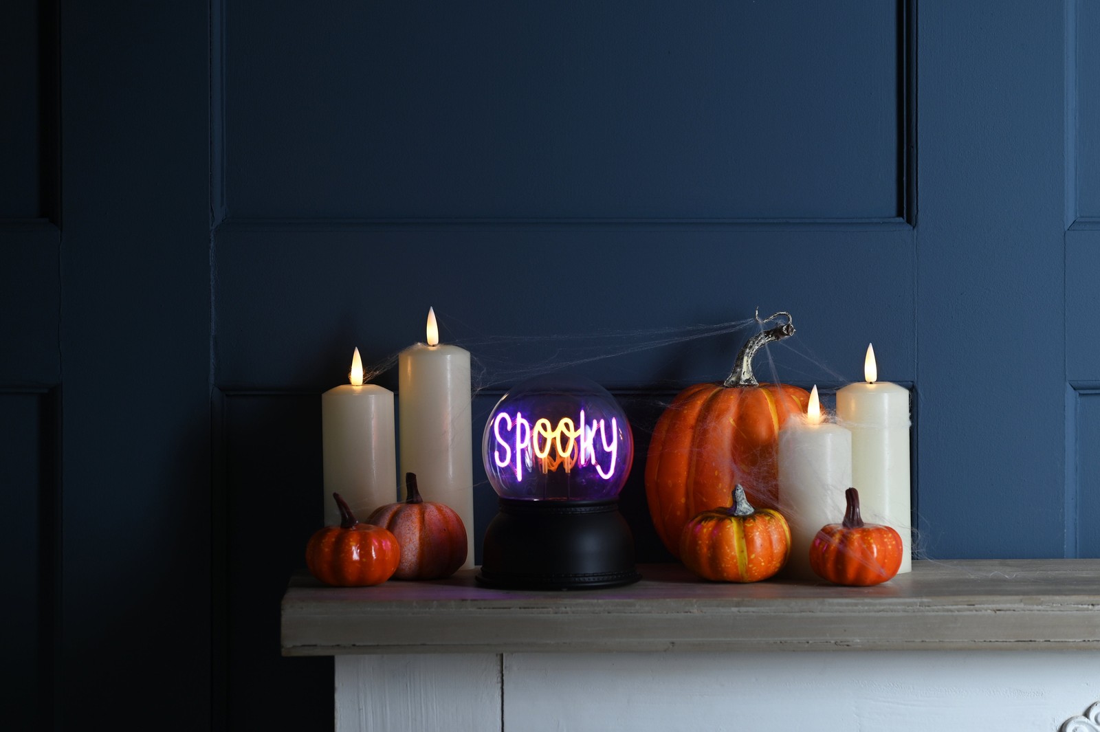 Festive Halloween 14cm B/O Lit Spooky GlobeAutumn Decorations
