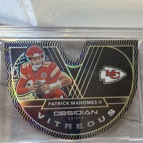 2020 Panini Obsidian Vitreous Patrick Mahomes II #V3 Electric Etch Yellow PSA 8…