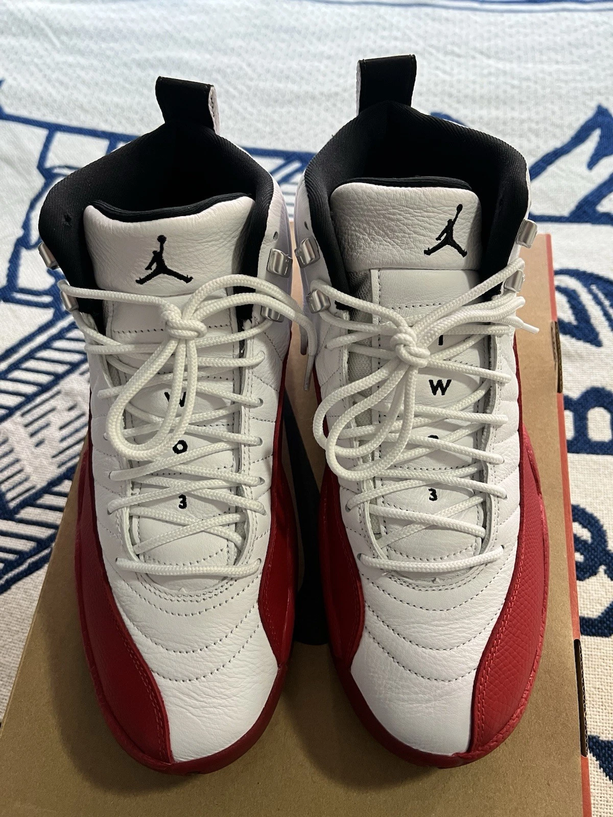 Jordan 12 Retro 2023 Mid Cherry Bianco Rosso Uomo Taglia 9 5 Nike