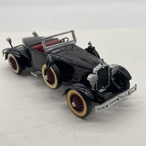 Danbury Mint 1:24 Diecast 1927 Stutz Black Hawk Boat-Tail Speedster Model Car - Picture 4 of 15