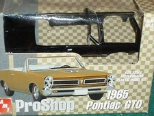 AMT PRO SHOP 1965 PONTIAC GTO 1/25 PREPAINTED PLASTIC MODEL KIT
