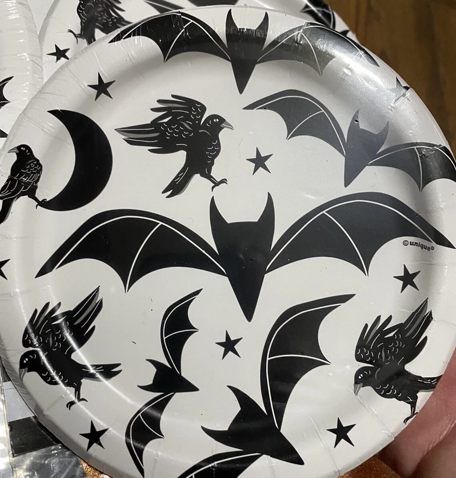 Suministros de fiesta de Halloween Platos de papel Servilletas Arco de globo Cubierta de mesa y pancarta Foto 4 de 4