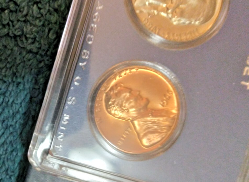 1966 US Special Mint Set 5 Coins with 40% Silver Kennedy Half Dollar & Box T105 - Picture 4 of 6