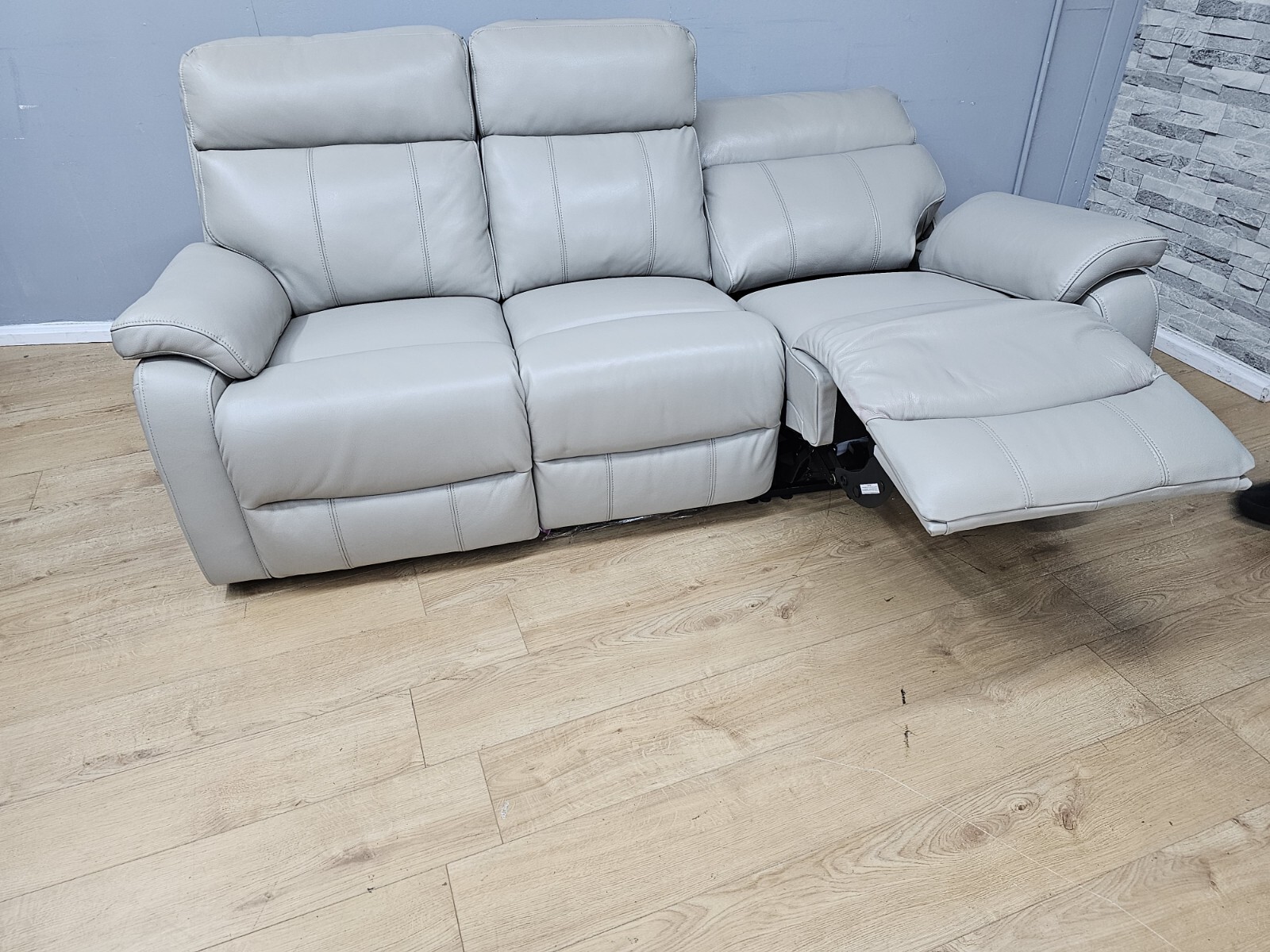 DFS new Navona Leather Electric Recliner RRP £1579 eBay