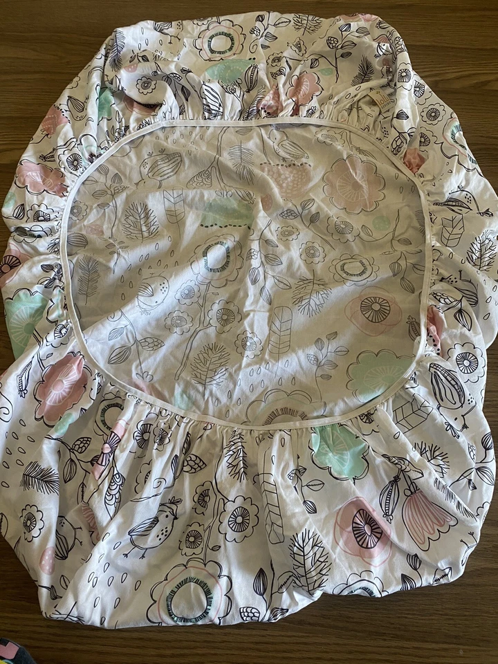 Juego de funda de cama para cuna de bebé Lolli Living falda edredón sábana ajustable Foto 4 de 4