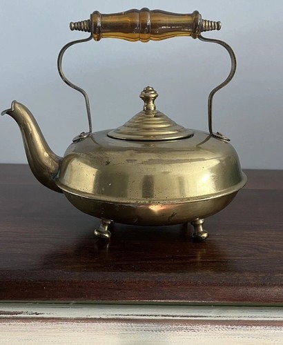 Vintage Gold Brass Footed Teapot Tea Kettle Amber Glass Handle - Picture 2 of 9