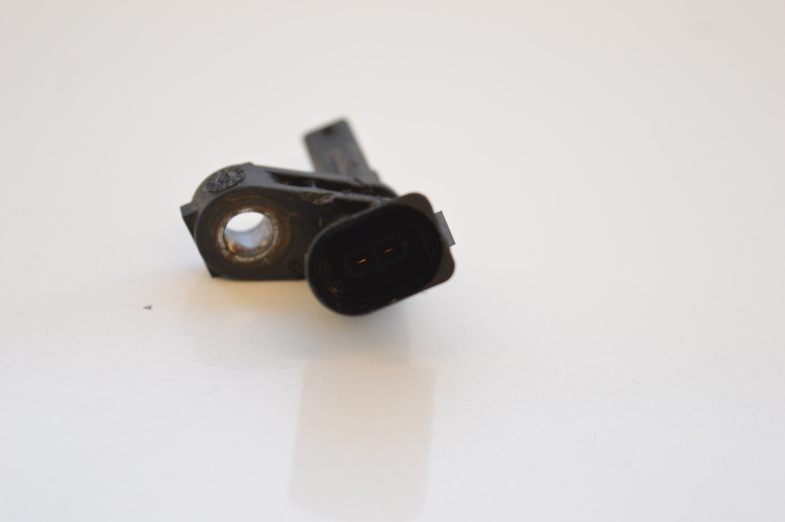 AUDI Q3 8U 2012 RHD Front Right ABS Speed Sensor 10071152723 