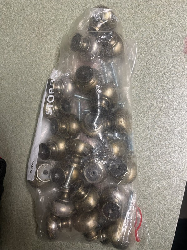 DYI Kitchen rehab ?? 22-Solid Brass knobs  $1.00 Bid ! 8$ To 10$ Ea  in Stores
