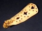 NICE 19TH CENTURY SAILOR MADE PIE CRIMPER WITH A SHAPED HANDLE