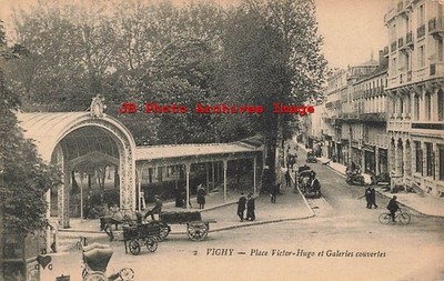 France, Vichy, Place Fictor-Hugo et Galeries Couvertes, No 2