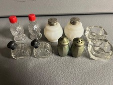 5 pair of vintage glass metal salt and pepper shakers  MID CENTURY RETRO 50s 60s
