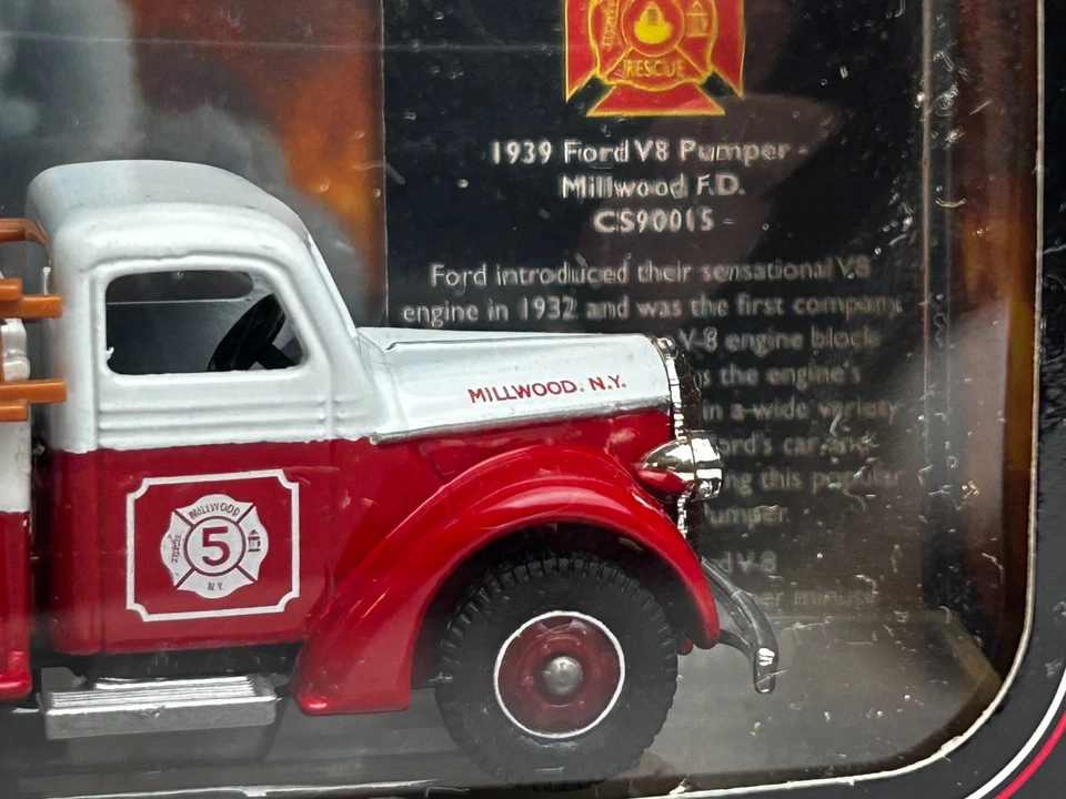Corgi Fire Heroes #CS90015, 1939 Ford Pumper Truck, New in Box - Image 4 of 4