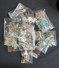 LOT /Bundle OF 21 NECKLACES W/PENDANT  Of  STAINLESS STEEL  AND OTHERS NOT Know!
