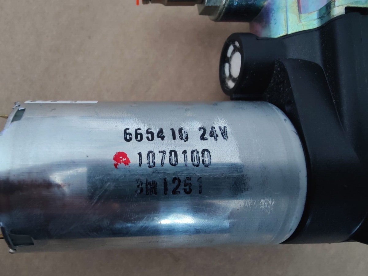 Original THOMAS 135ADC56/24 24V Compressor Air Horn Seat | eBay Original THOMAS 135ADC56/24 24V Compressor Air Horn Seat | eBay