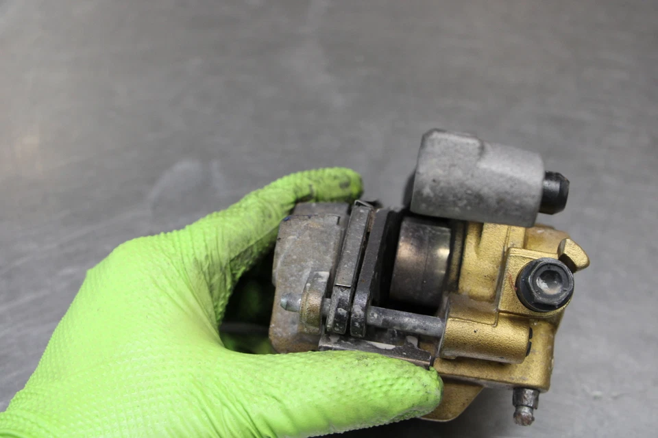 2009 Honda DN-01 Rear Brake Caliper Foto 4 de 4