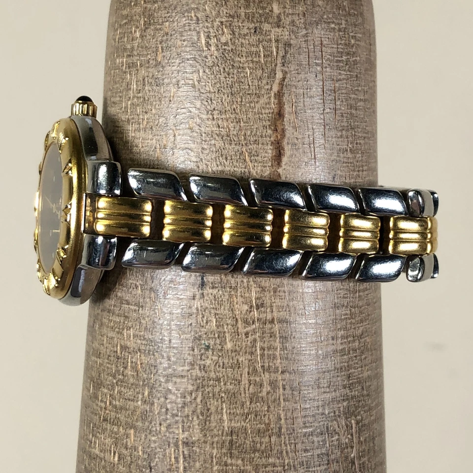 Vintage Fendi Orologi Feminino 900L Vestido Mostrador Preto Relógio de Quartzo de Dois Tons 5 1/2" - Imagem 3 de 4