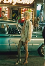 MAGGIE GYLLENHAAL signed Autogramm 20x30cm THE DEUCE in Person autograph COA