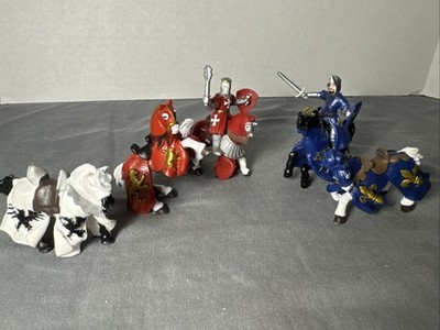 Papo Knights Lot of 2 Figurines and 5 Horses