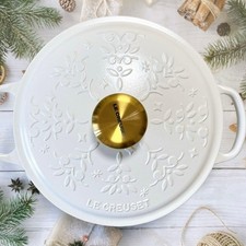 Le Creuset Noel Relief 24cm Cotton White Gold Knob Dutch Oven Cast Iron New
