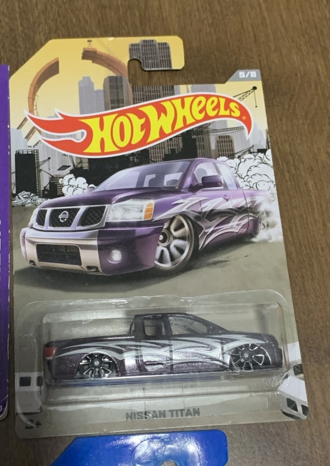 Bonito lote de 5 Nissan Titan Hot Wheels Foto 4 de 4