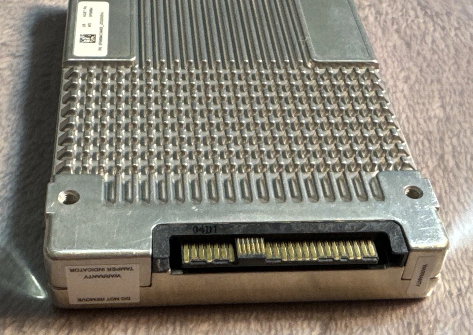 Dell EMC 6XD6N 400GB TLC SAS 512e SSD 2.5" 12GBPS 0B40481 WUSTR6440ASS200 - Image 4 of 4