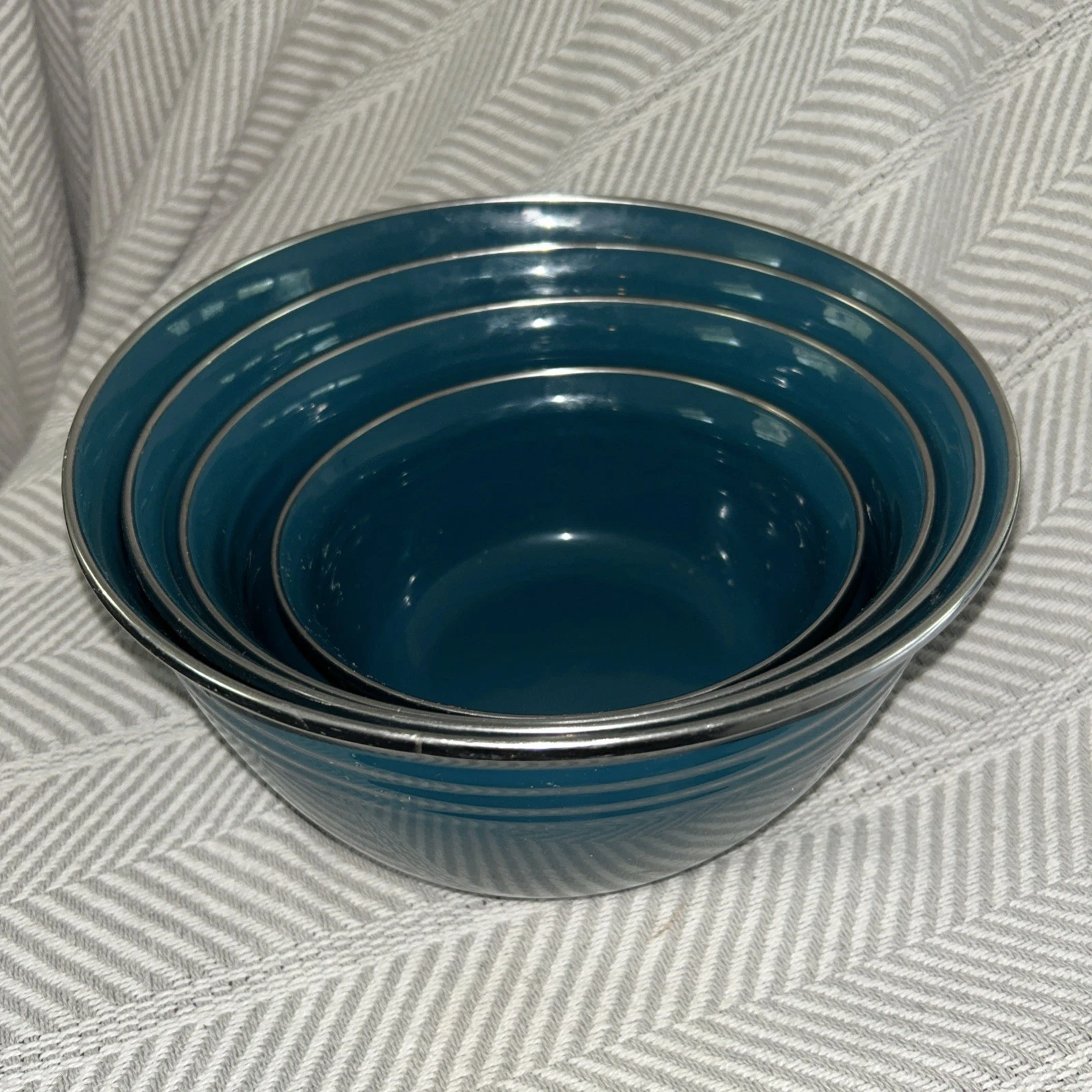 Fiesta Set of 4 Nesting Mixing Bowls Enamel Over Metal Blue / Silver Rim