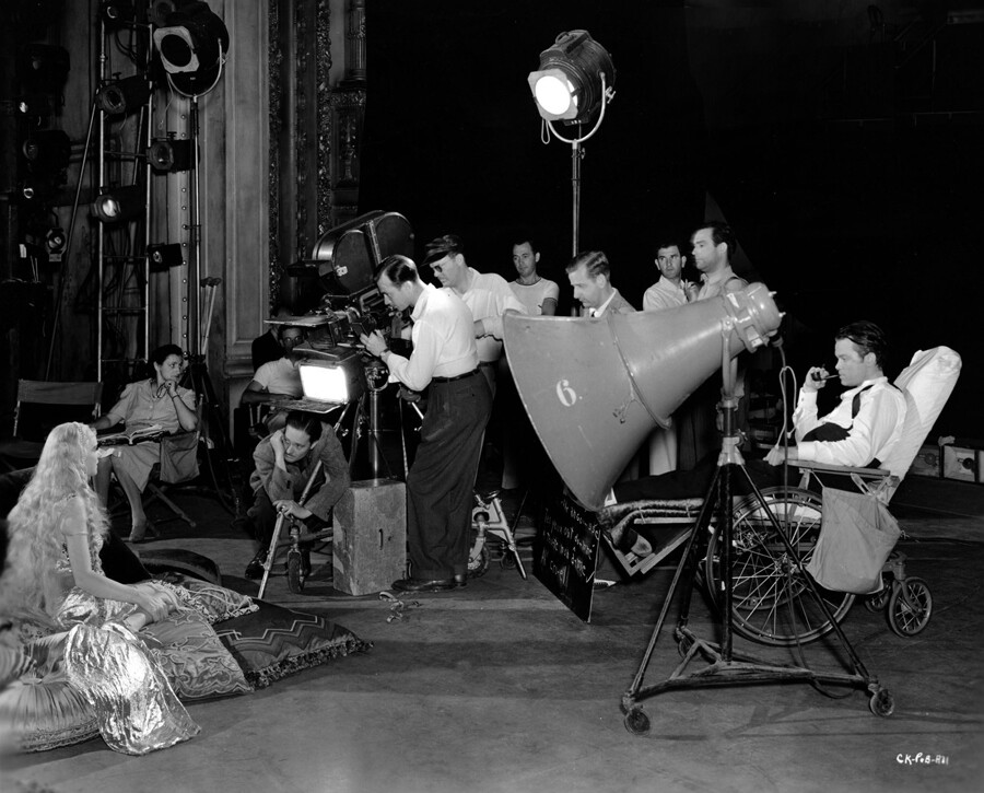 8x10 Print Director Orson Welles Citizen Kane Set Candid 1941