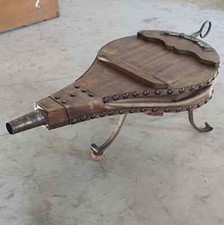 Table basse en Soufflet de forge 1950/60