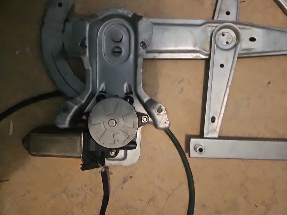 Regulador ventana delantera derecha Land Rover Discovery 2 99-04 paso con motor Foto 3 de 3