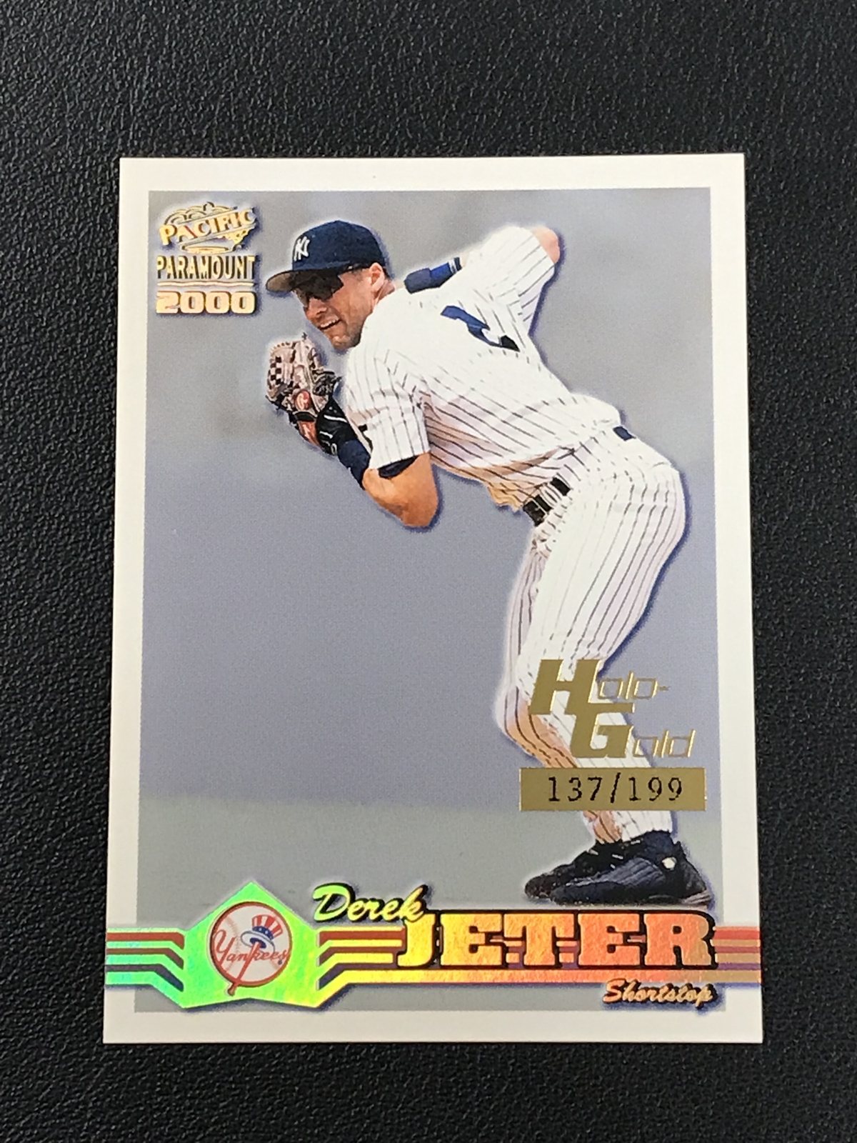 2000 Pacific Paramount #159 Derek Jeter Holo Gold /199 New York Yankees