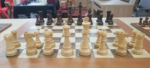 Juego de ajedrez jumbo de palo de rosa boj en caja de madera de teca cereza altura rey 6" sin tablero - Imagen 7 de 10