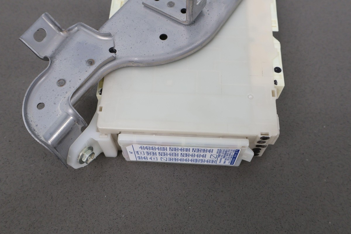 17-19 Lexus GX460 Mulitplex Network Body Control Module BCM
