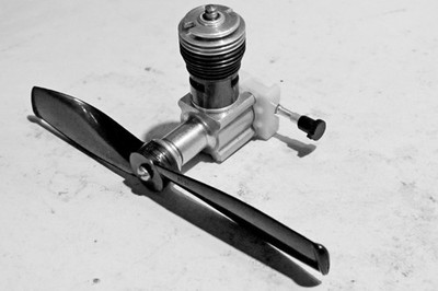 COX社製 049エンジン機 ミスアメリカ 未飛行品 Cox .049 model airplane engine | eBay