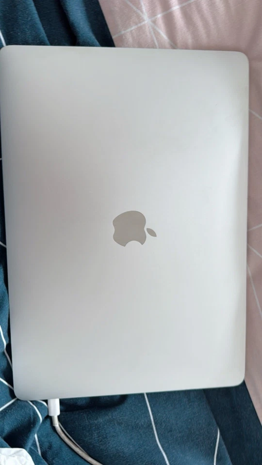 Apple MacBook Pro 13" 2018 · i7 · 16GB · 256GB, photo 1 of 4
