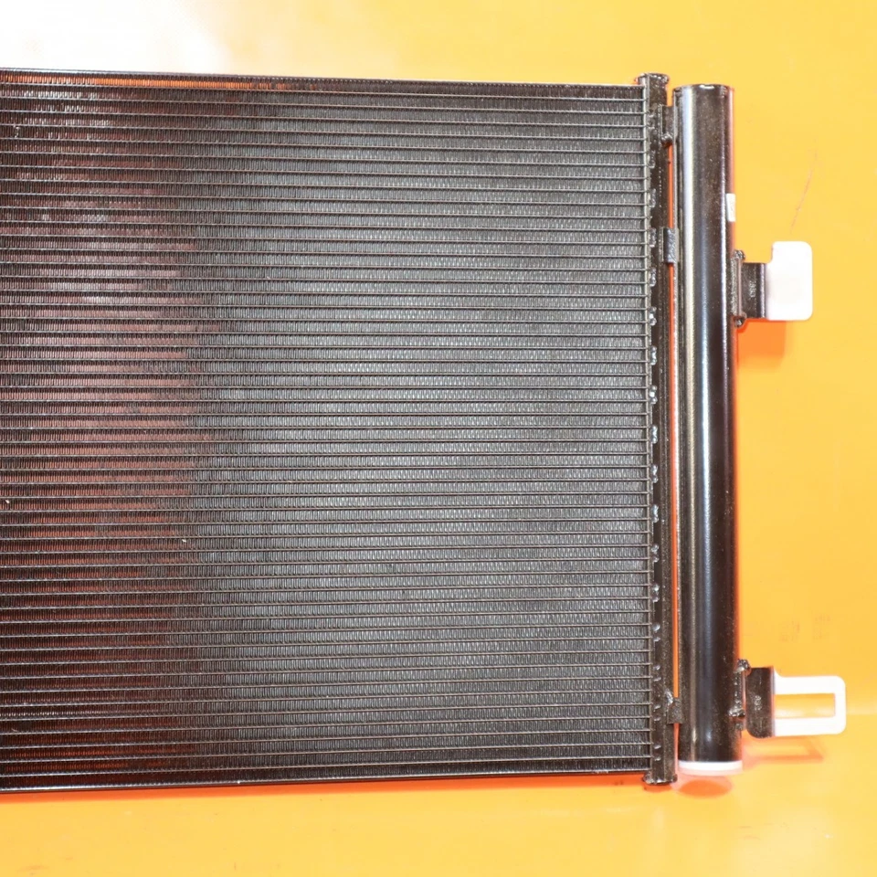 Condensador de aire acondicionado AUDI A4 A5 2017 2018 2019 2020 8W0816421M OEM Foto 4 de 4