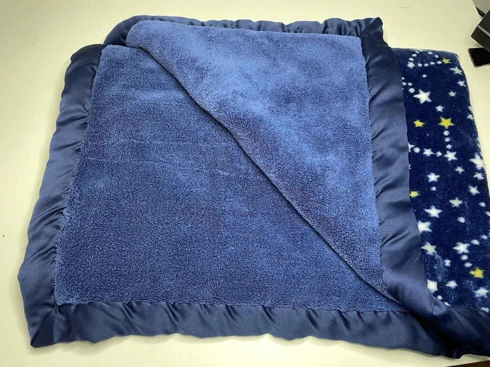 Manta de bebé de felpa Wendy Bellissimo Star Collection azul marino satinado adorno amor Foto 4 de 4