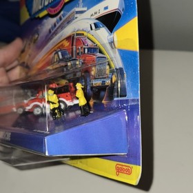 Vtg 1995 Micro Machines #17 FIRE RESCUE Miniature Vehicle Set Galoob NIB