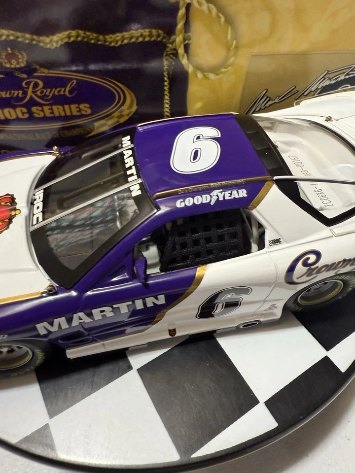 RARO* MARK MARTIN #6 Crown Royal IROC GM Dealers 2006 1/24 Diecast Foto 4 de 4