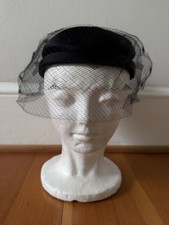 Vintage Women  s Black Banded Hat With Veil
