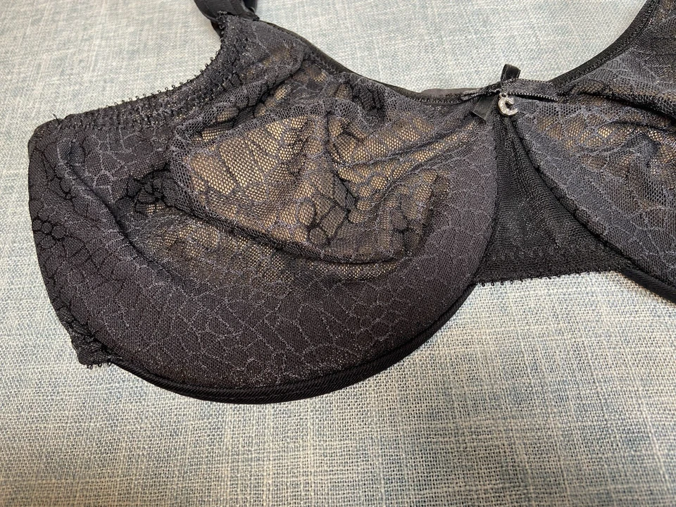 Sujetador negro Chantelle C Magnifique minimizador sin forro sin costuras 34DDD, C18910-011 Foto 3 de 4