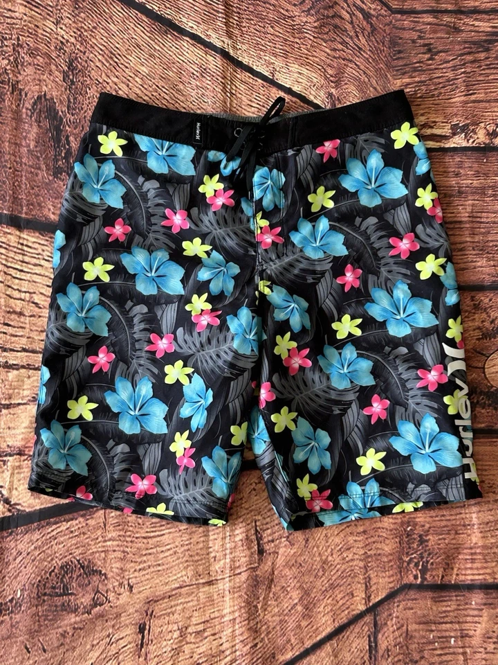 HURLEY Black CABANA FLORAL BOARDSHORTS SWIM SHORTS INSEAM BOYS 16/28 WAIST - Image 3 of 4