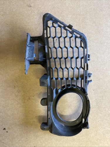 BMW 3ER STOßSTANGE VORNE GRILL RECHTE SEITE 8062632 F30 F31