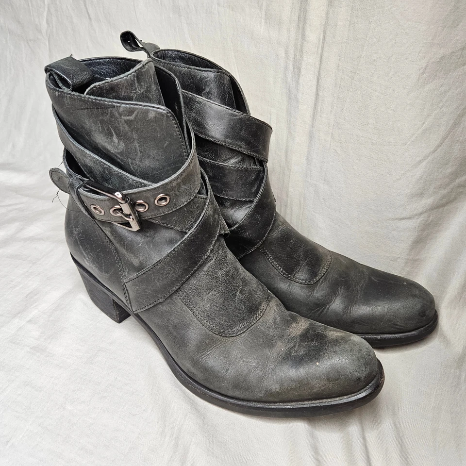 Botas de motociclista Cole Haan serie G para mujer 7,7 arnés de cuero negro tacón bloque Foto 2 de 4