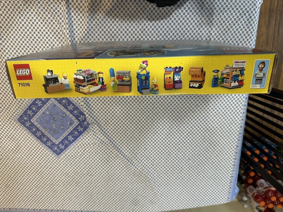 LEGO The Simpsons Kwik-E-Mart 71016 Homer Bart Marge Apu Snake Chief Wiggum *NEW - Image 4 of 4