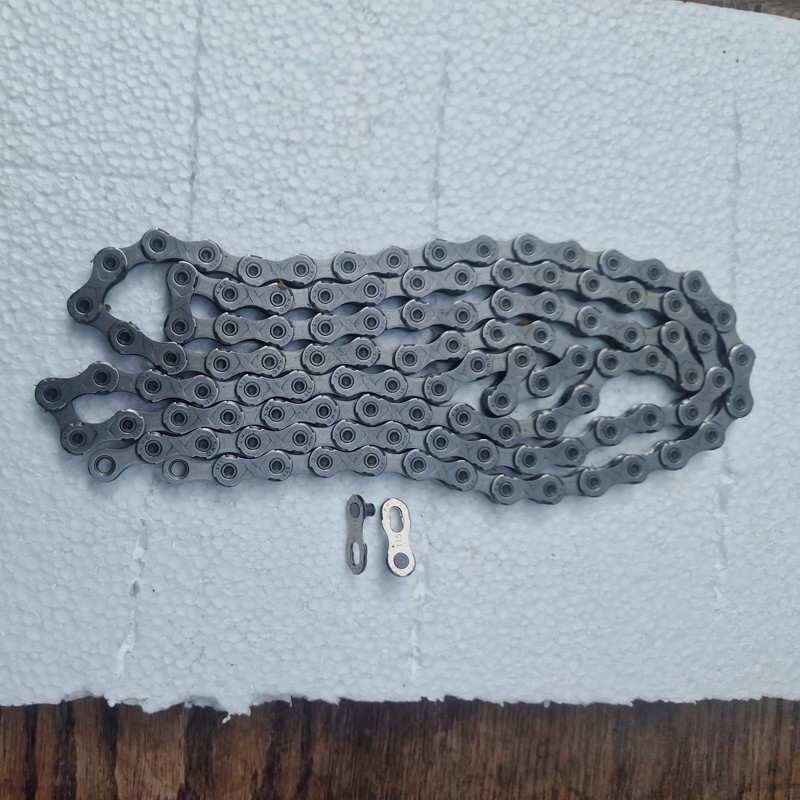 KMC X11 CHAIN 110L  NEW