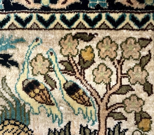 Gorgeous 3'x5' Silk Oriental Rug - Picture 3 of 4