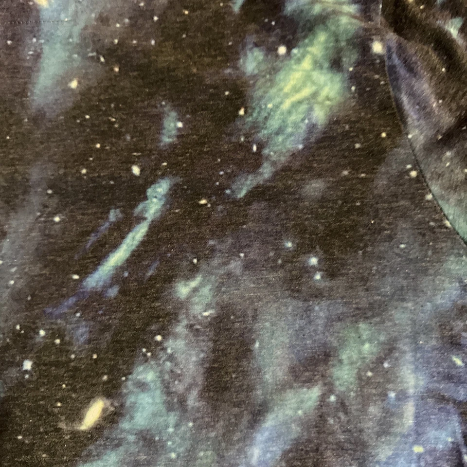 Camiseta masculina On The Byas média algodão preta azul bolso abstrato galáxia - Imagem 4 de 4