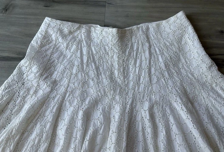 Falda plisada con cremallera lateral nicole by Nicole Miller blanca ojales encaje coqueta talla 8 Foto 4 de 4