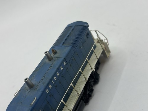 Atlas - HO scale - Union RR # 16 - MP15DC - Picture 17 of 17