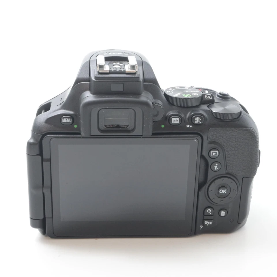 Boîtier reflex numérique Nikon D5600 avec batterie et chargeur (nombre d'obtu... - Photo 3/4